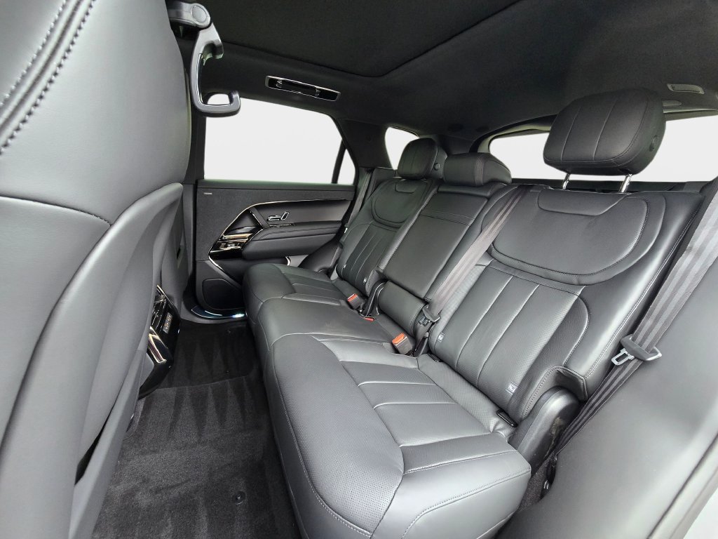 New 2027 Land Rover Range Rover Sport Dynamic SE AWD/4WD image 14