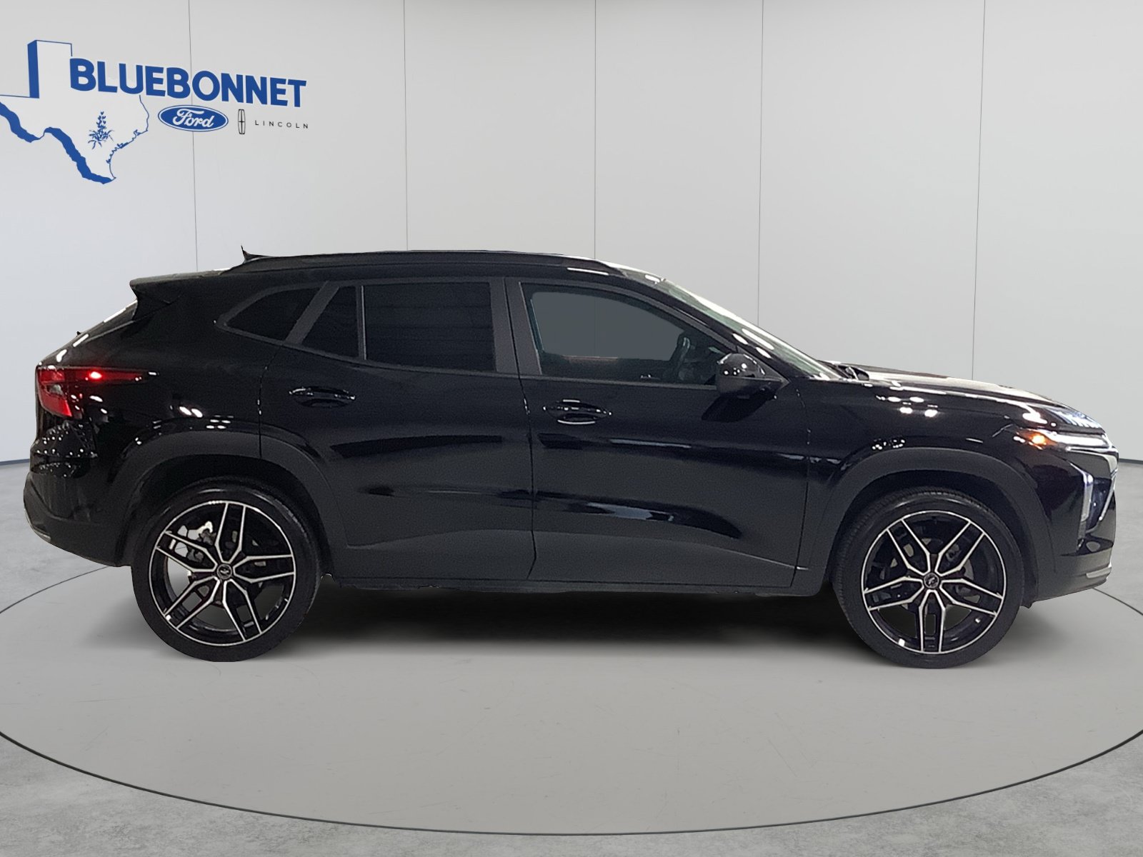 Used 2024 Chevrolet Trax LT w/ Driver Confidence Package FWD image 4