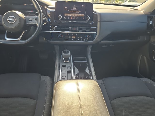 Certified 2024 Nissan Pathfinder SV FWD image 14