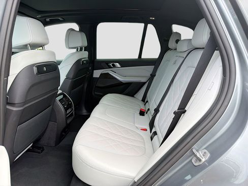 Used 2025 BMW X5 xDrive40i image 19