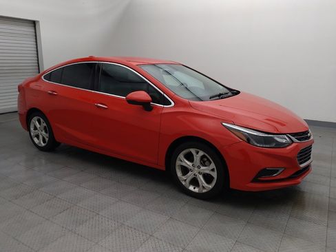 Used 2017 Chevrolet Cruze Premier image 11