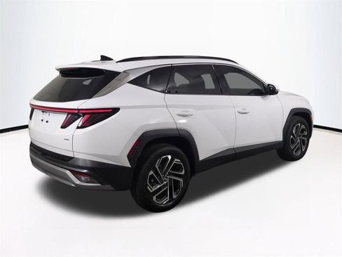 Certified 2025 Hyundai Tucson Limited AWD/4WD image 5