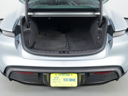 Used 2021 Porsche Taycan image 10