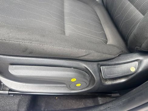 Used 2022 Hyundai Venue SE FWD image 13