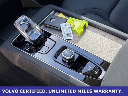 Certified 2025 Volvo XC90 B6 Plus image 21