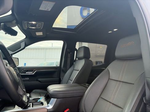Used 2023 Chevrolet Silverado 1500 High Country w/ High Country Premium Package AWD/4WD image 16
