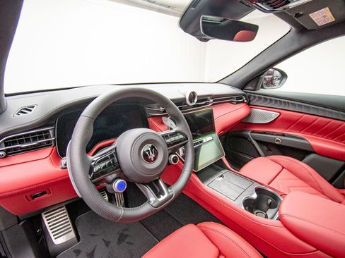 New 2026 Maserati Grecale Modena image 13