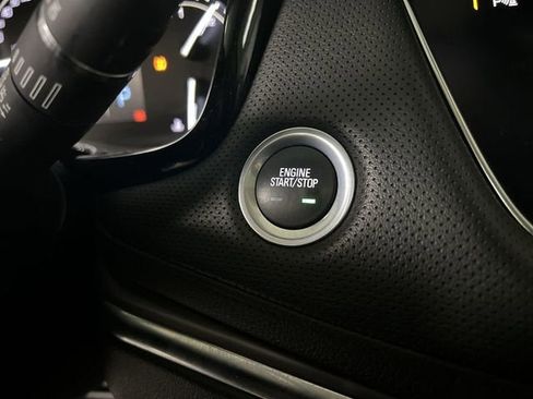 Used 2018 Cadillac XT5 Luxury w/ Driver Awareness Package image 17