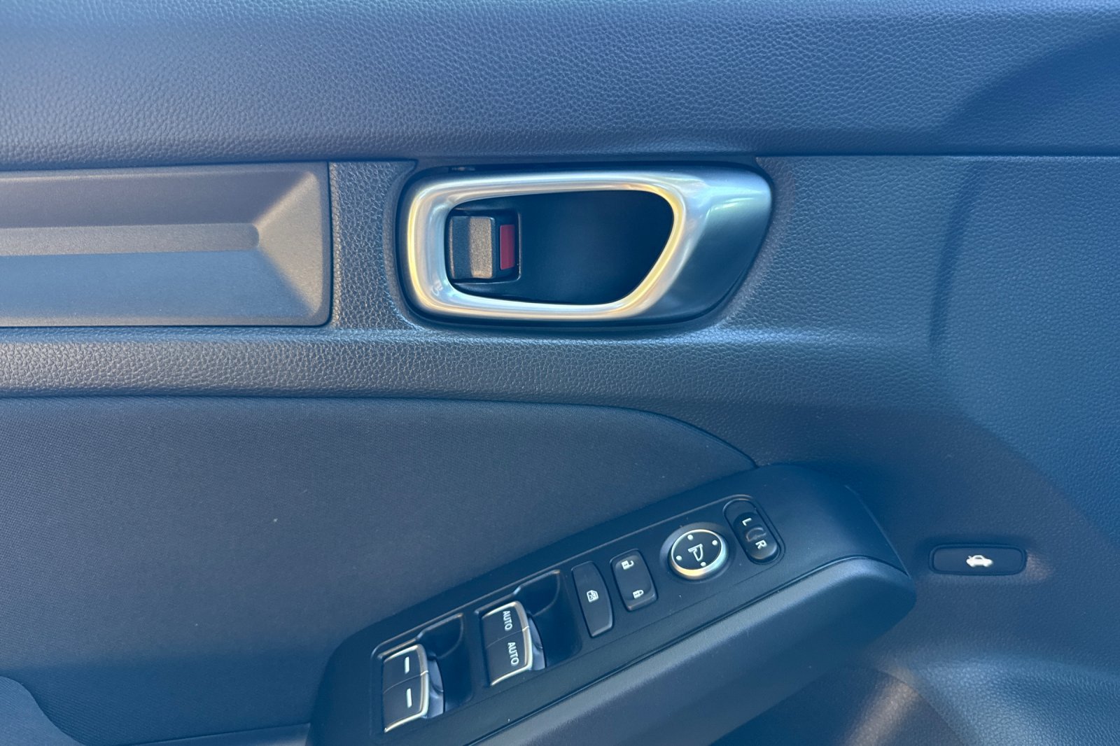 Used 2025 Honda Civic Sport image 11