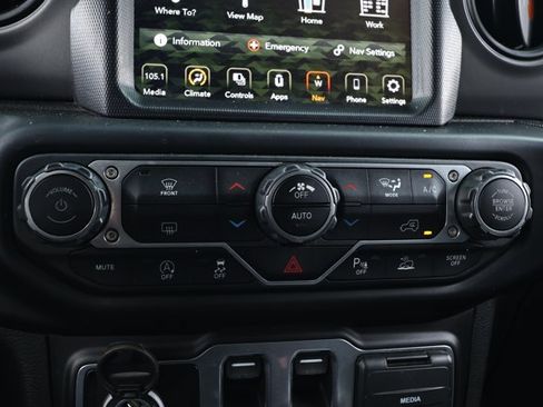 Used 2023 Jeep Wrangler Sport AWD/4WD image 19
