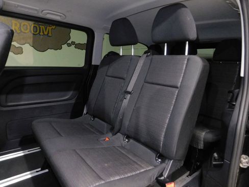 Used 2019 Mercedes-Benz Metris Passenger image 39