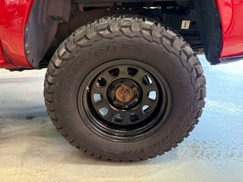 Used 2017 Toyota Tacoma SR w/ Tow Package AWD/4WD image 20