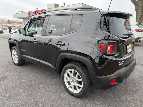 Used 2019 Jeep Renegade Latitude w/ Popular Equipment Group image 5