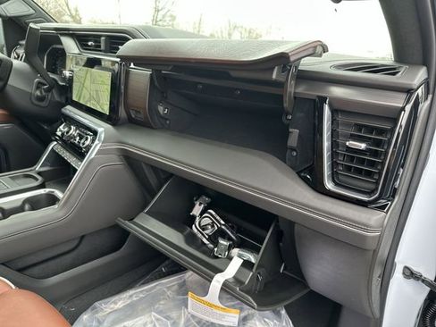 New 2026 GMC Sierra 3500 Denali Ultimate w/ LPO, Black Badging Package image 33