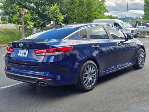 Used 2018 Kia Optima LX w/ 17" Alloy Wheels Package FWD image 5