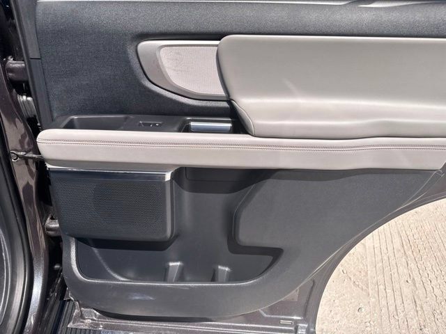 Used 2025 Ford Expedition Active AWD/4WD image 22