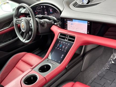 Used 2025 Porsche Taycan image 31