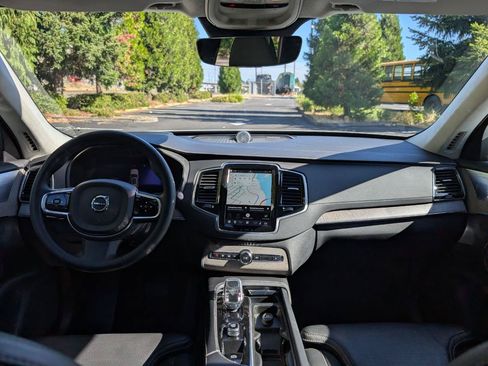 Used 2023 Volvo XC90 B6 Ultimate w/ Lounge Package AWD/4WD image 14