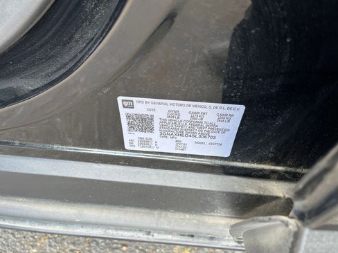 Used 2025 Chevrolet Equinox LT image 29