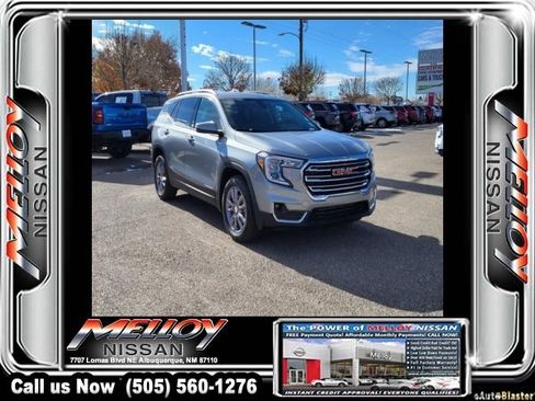 Used 2024 GMC Terrain SLT image 4