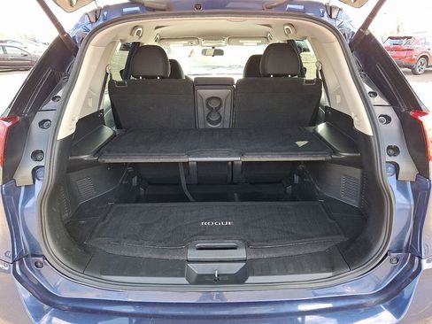 Used 2018 Nissan Rogue SV image 29