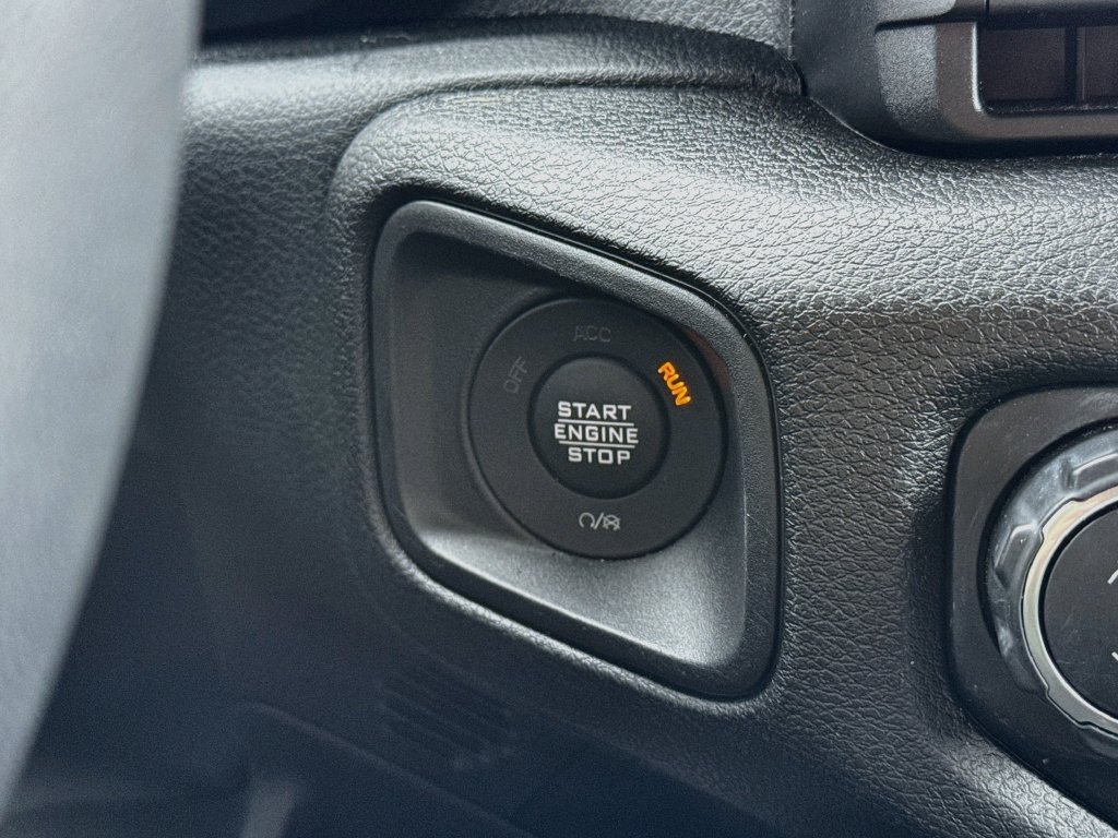 Used 2024 Jeep Gladiator Sport AWD/4WD image 23