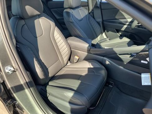 New 2026 Hyundai Elantra SEL Sport FWD image 21