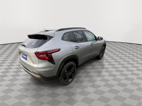 New 2026 Chevrolet Trax ACTIV w/ Sunroof Package image 7