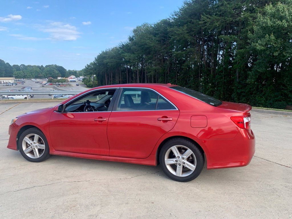 Used 2012 Toyota Camry SE FWD image 13