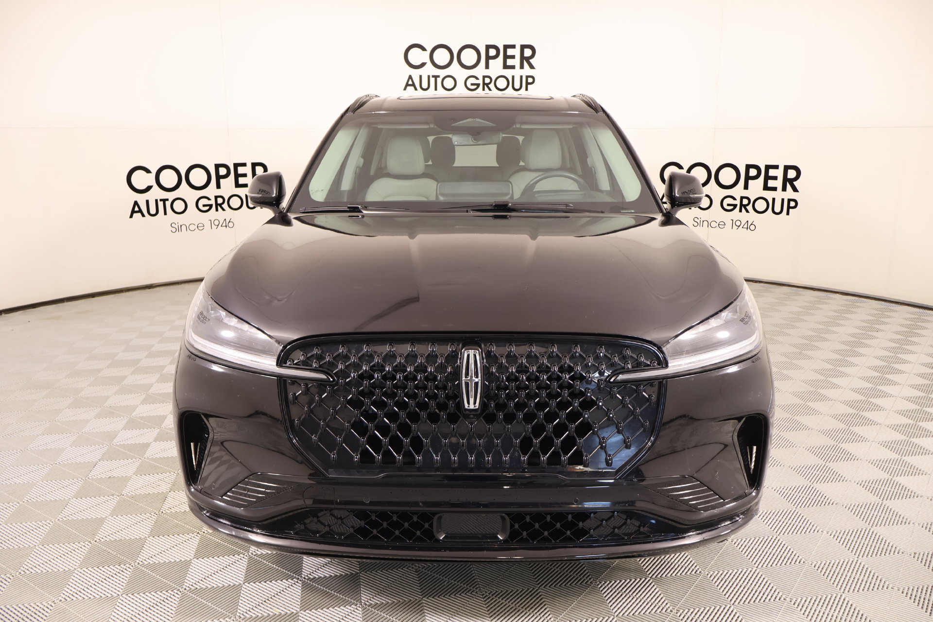 Used 2025 Lincoln Aviator 2WD w/ Jet Appearance Package image 10