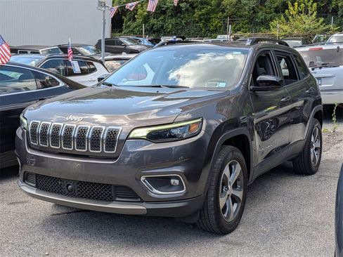 Used 2022 Jeep Cherokee Limited image 2