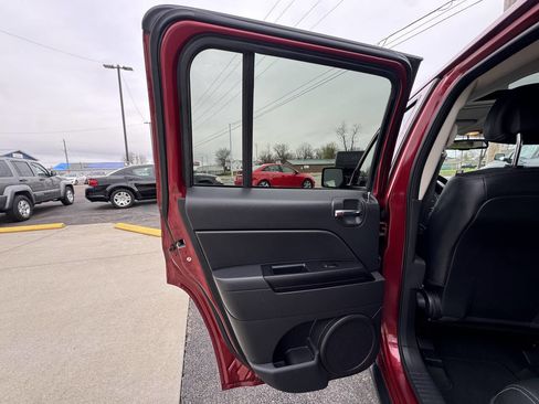 Used 2016 Jeep Patriot High Altitude image 26