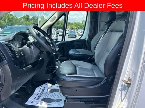Used 2023 RAM ProMaster 2500 FWD image 2