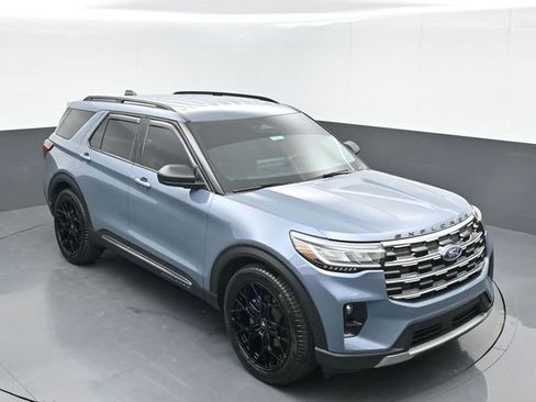 Certified 2025 Ford Explorer Active w/ Active Comfort Package RWD image 38