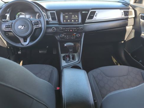Used 2017 Kia Niro LX image 19