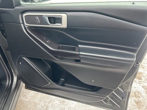 Used 2020 Ford Explorer XLT w/ Equipment Group 202A image 16