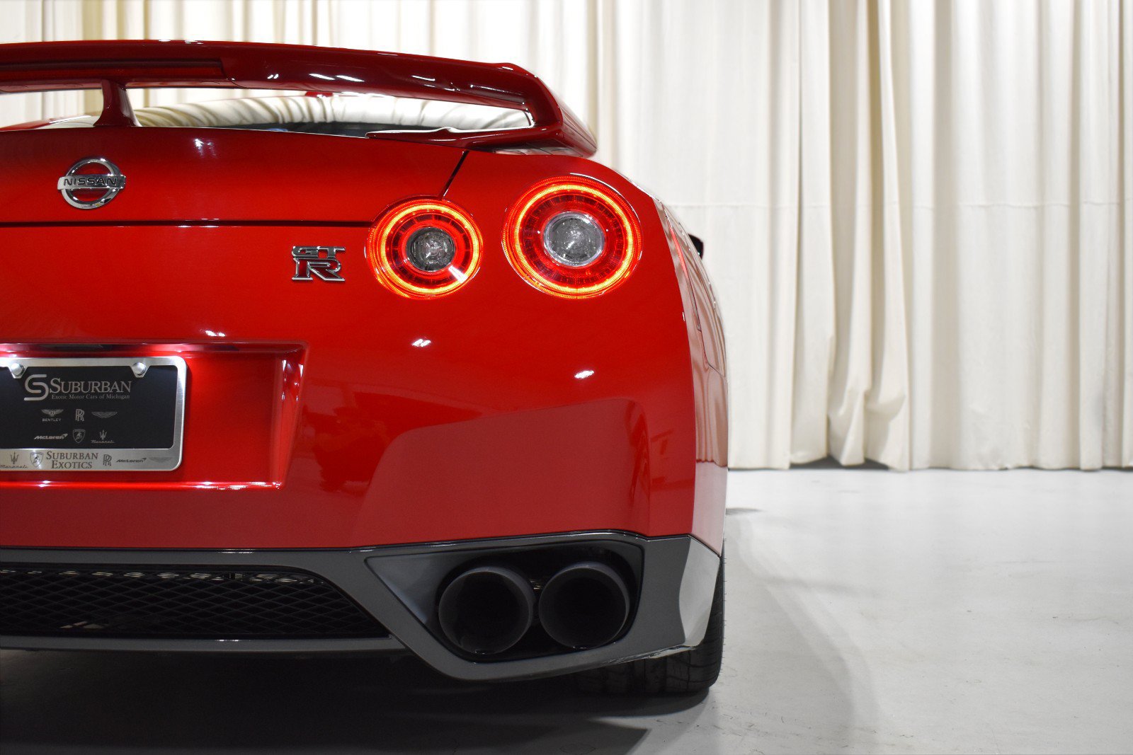Used 2009 Nissan GT-R Premium AWD/4WD image 7