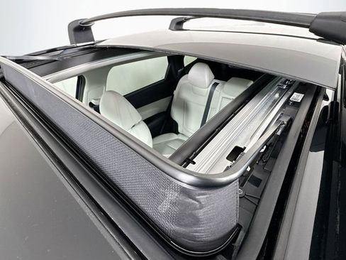 Used 2025 Hyundai Tucson Limited image 12