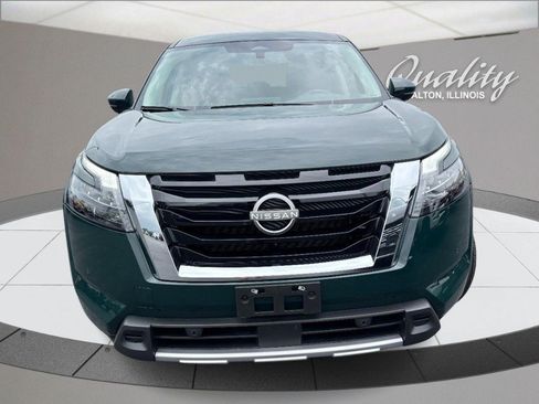 Used 2025 Nissan Pathfinder SL AWD/4WD image 11