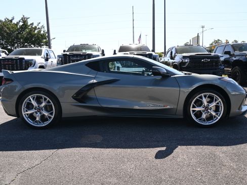Used 2023 Chevrolet Corvette Stingray Preferred Cpe w/ Z51 Performance Package RWD image 11
