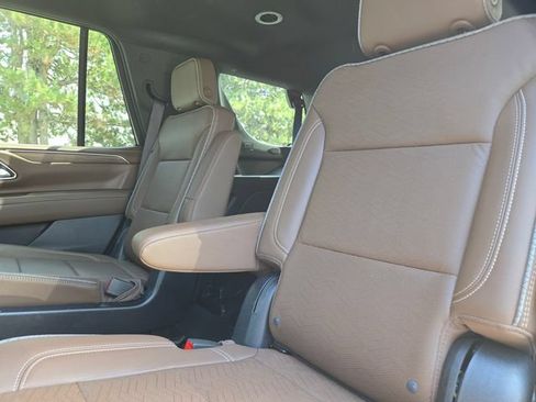 Used 2024 Chevrolet Tahoe High Country AWD/4WD image 10