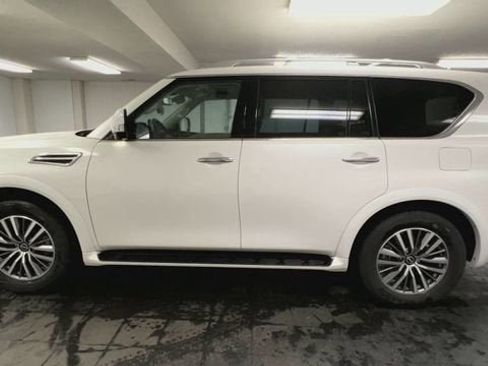 Used 2024 Nissan Armada SL w/ Captain's Chairs Package AWD/4WD image 5