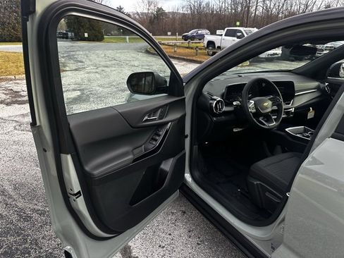 New 2026 Chevrolet Equinox LT image 16