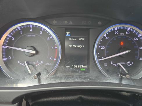 Used 2019 Toyota Highlander XLE AWD/4WD image 25