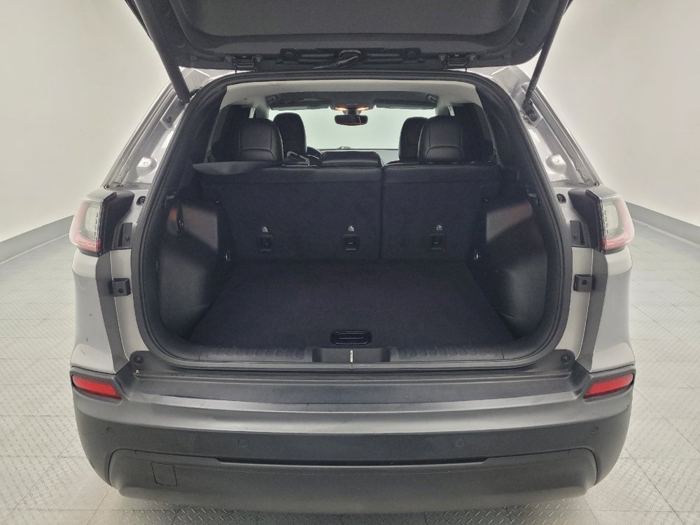 Used 2020 Jeep Cherokee Latitude Plus FWD image 29