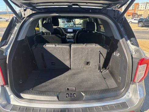 Used 2022 Ford Explorer XLT w/ Equipment Group 202A image 16