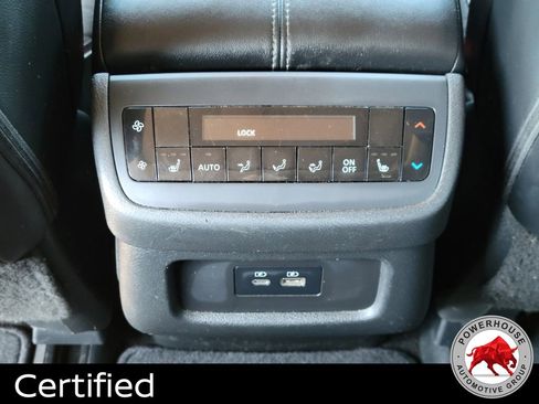 Used 2024 Nissan Pathfinder SL w/ SL Premium Package FWD image 17