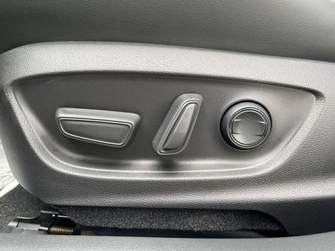 New 2026 Toyota Prius Plug-In Hybrid FWD image 13