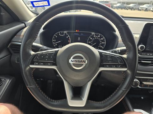 Used 2021 Nissan Altima 2.5 SR image 12