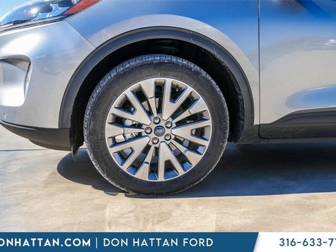 Used 2022 Ford Escape Titanium image 28